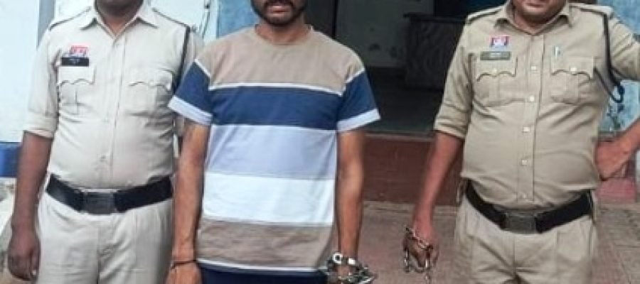 महिला से दुष्कर्म के मामले में फरार आरोपी गिरफ्तार, धमतरी पुलिस को मिली बड़ी सफलता…