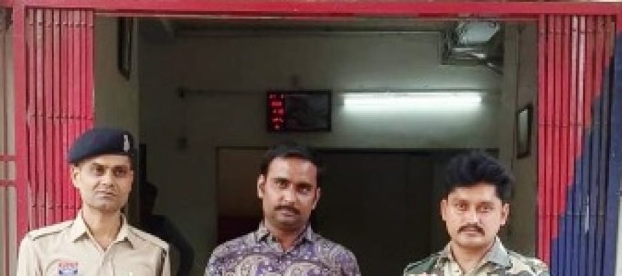 धमतरी पुलिस की बड़ी कार्रवाई: हेरोइन (चिट्टा) तस्करी नेटवर्क से जुड़ा एक और आरोपी गिरफ्तार…