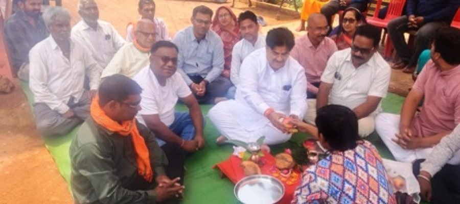 बालाजी कॉलोनी में 20 लाख की लागत से सीसी रोड निर्माण का भूमि पूजन…