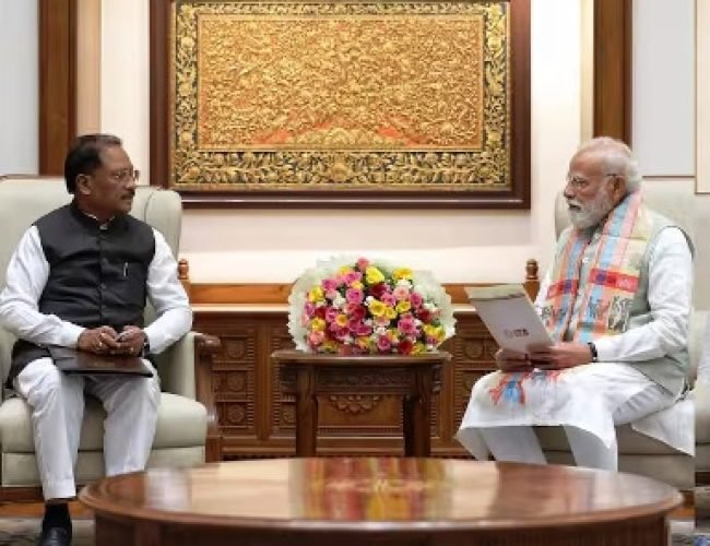 नक्सलवाद का अंत, विकास की अनंत उड़ान! CM साय ने PM मोदी को सौंपा बस्तर का ‘विजन 2047’…