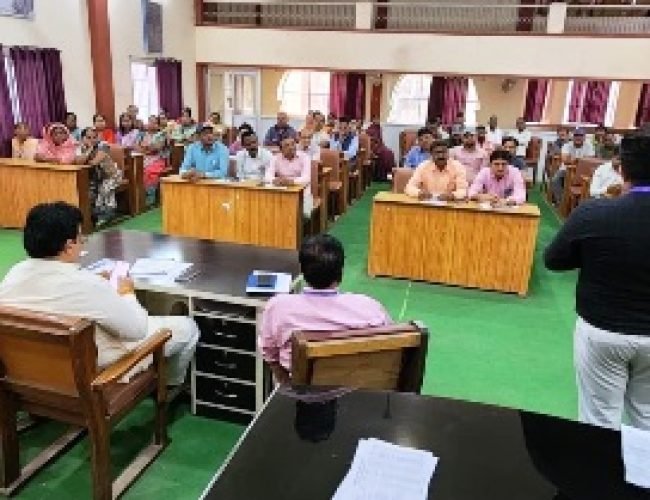 नगर पालिक निगम धमतरी में एसबीआई सैलरी अकाउंट योजना पर सेमिनार…