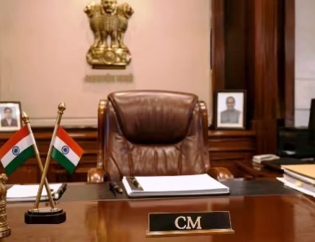 Chief Minister Resignation: अगर कार्यकाल के बीच में इस्तीफा दे दे मुख्यमंत्री तब कौन चलाता है राज्य, कितने समय में होता‌ है दूसरा चुनाव…