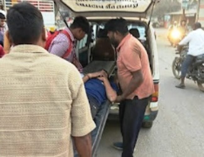 26 जनवरी रिहर्सल के बाद बड़ा हादसा, पिकअप की टक्कर से तीन नेवी कैडेट घायल…