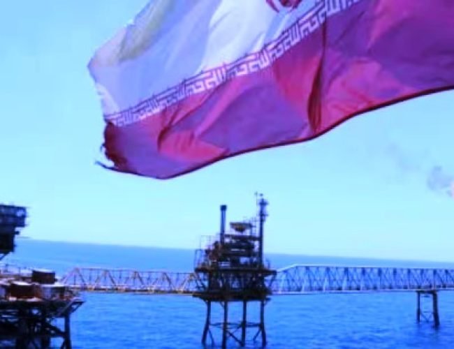 फारस की खाड़ी में कैसे बना सबसे बड़ा ‘ब्लैक गोल्ड’ का समंदर, आखिर क्यों यहां बहती हैं तेल की नदियां?