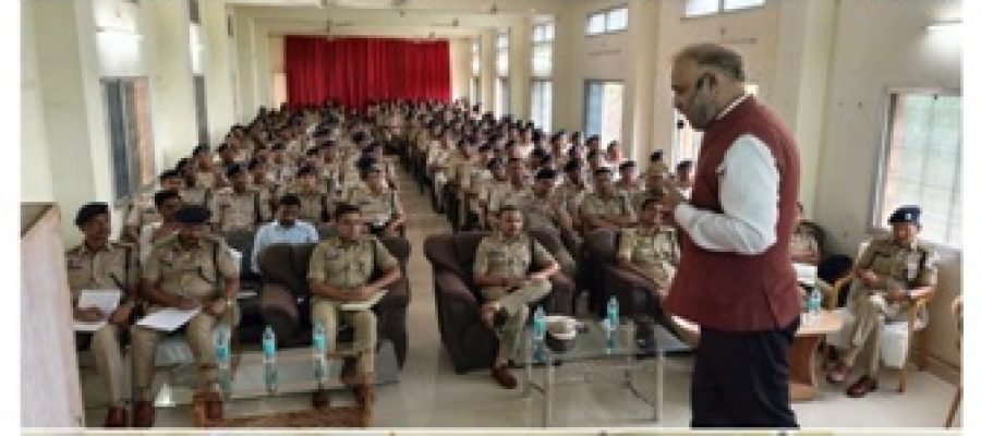 धमतरी पुलिस की पहल: नए आपराधिक कानूनों के प्रभावी क्रियान्वयन के लिए विशेष कार्यशाला आयोजित…