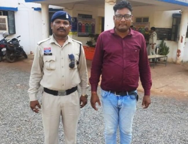 गांजा तस्करी मामले में बड़ा खुलासा, नगर सैनिक गिरफ्तार; धमतरी पुलिस ने अवैध नेटवर्क पर कसा शिकंजा…