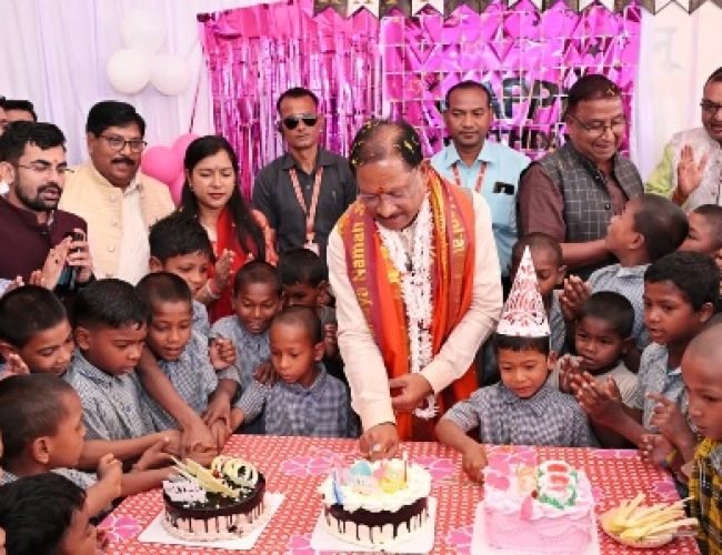 बच्चों की मुस्कान बनी मुख्यमंत्री के जन्मदिन का सबसे बड़ा उपहार…