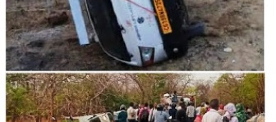 बालोद–धमतरी मार्ग पर दर्दनाक हादसा: पिकअप पलटी, 1 की मौत, 17 घायल…
