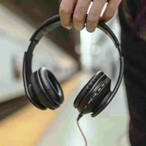 चौंकाने वाला खुलासा! बड़े ब्रांड्स के हेडफोन में मिले खतरनाक केमिकल्स, स्टडी में हुआ चौंकाने वाला खुलासा…