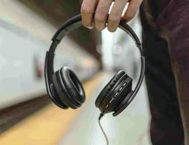 चौंकाने वाला खुलासा! बड़े ब्रांड्स के हेडफोन में मिले खतरनाक केमिकल्स, स्टडी में हुआ चौंकाने वाला खुलासा…