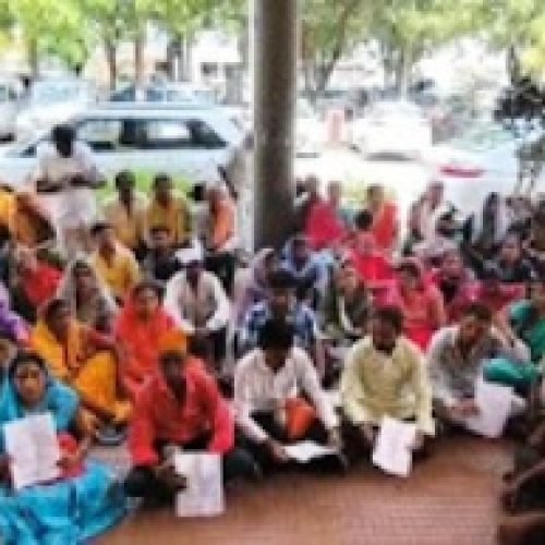ग्राम मुल्ले में अवैध कारोबार और गुंडागर्दी से ग्रामीण परेशान, कलेक्टर से की सख्त कार्रवाई की मांग…
