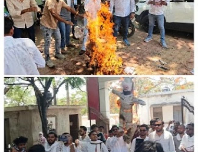 NEET पेपर लीक के विरोध में NSUI का प्रदर्शन, पीएम और शिक्षा मंत्री का फूंका पुतला…