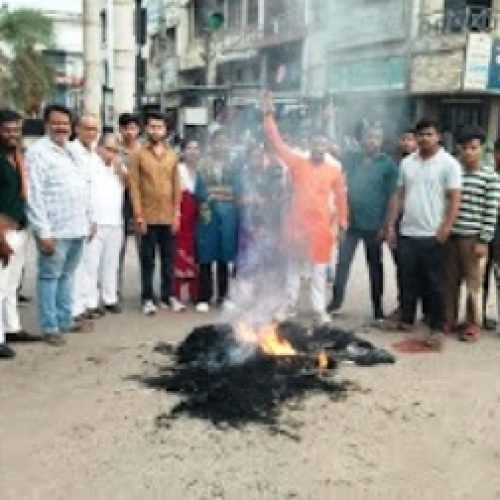 सनातन धर्म के अपमान के विरोध में सर्व हिन्दू समाज का प्रदर्शन, उदयनिधि स्टालिन का पुतला दहन…