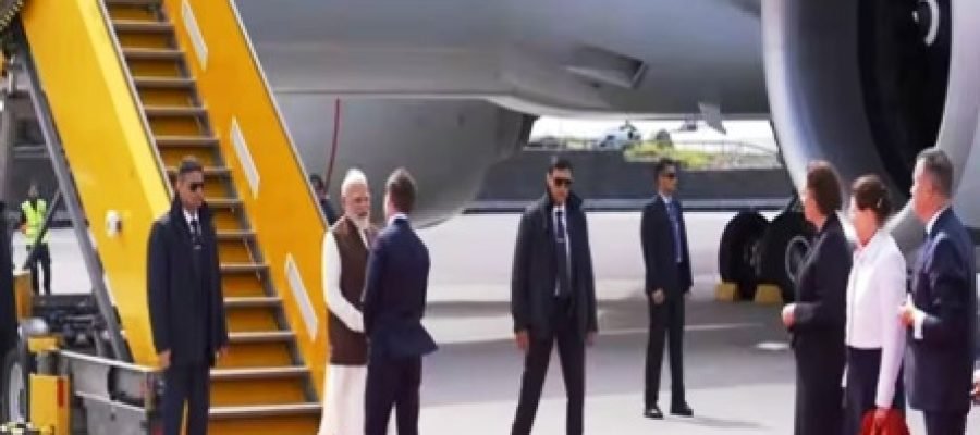 स्वीडन पहुंचे प्रधानमंत्री नरेंद्र मोदी, लड़ाकू विमानों ने किया एस्कॉर्ट; व्यापार, AI और रक्षा सहयोग पर होगी बड़ी चर्चा…