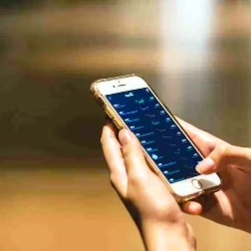 128GB या 1TB लिखी होती है, फिर स्टोरेज आधी क्यों दिखती है? स्मार्टफोन कंपनियां यूजर्स से क्या छुपा रही हैं…