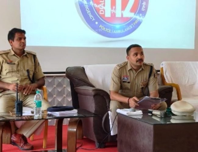 धमतरी पुलिस की आपातकालीन सेवा हुई हाईटेक, 12 नए डायल-112 ईआरवी वाहन होंगे तैनात…
