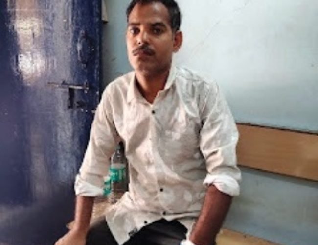 धमतरी बस स्टैंड में युवक पर चाकू से हमला, मोबाइल और नगदी लूटकर फरार….