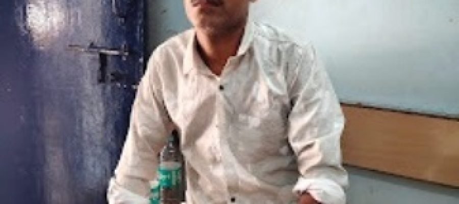 धमतरी बस स्टैंड में युवक पर चाकू से हमला, मोबाइल और नगदी लूटकर फरार….