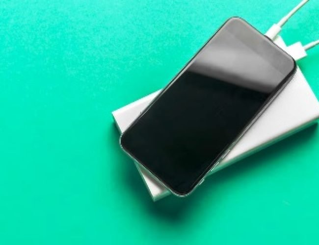 क्या एक साथ Wireless और Wired Charger से चार्ज हो सकता है फोन? यह बात जान ली तो नहीं होगा नुकसान…