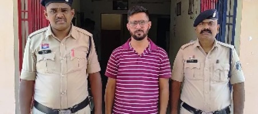 ऑनलाइन आईपीएल सट्टा खिलाने वाला आरोपी गिरफ्तार, धमतरी पुलिस की बड़ी कार्रवाई…