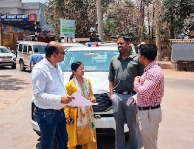 धमतरी में विकास कार्यों को लेकर कलेक्टर का मैदानी निरीक्षण…
