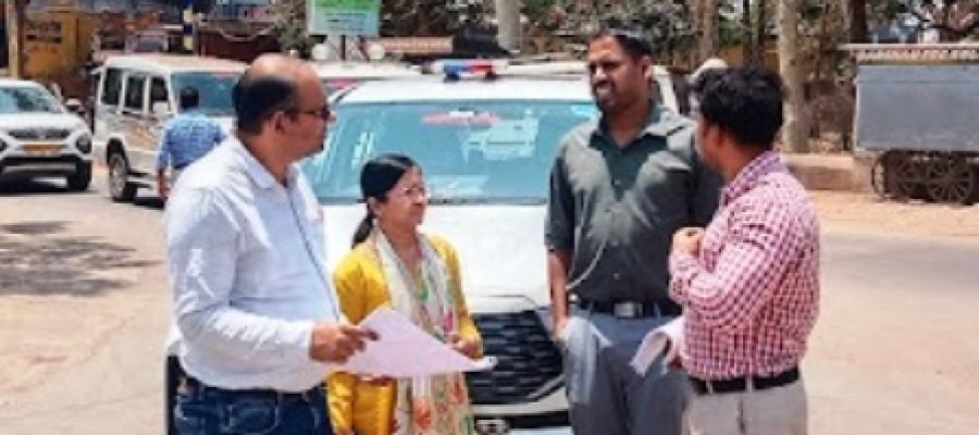 धमतरी में विकास कार्यों को लेकर कलेक्टर का मैदानी निरीक्षण…