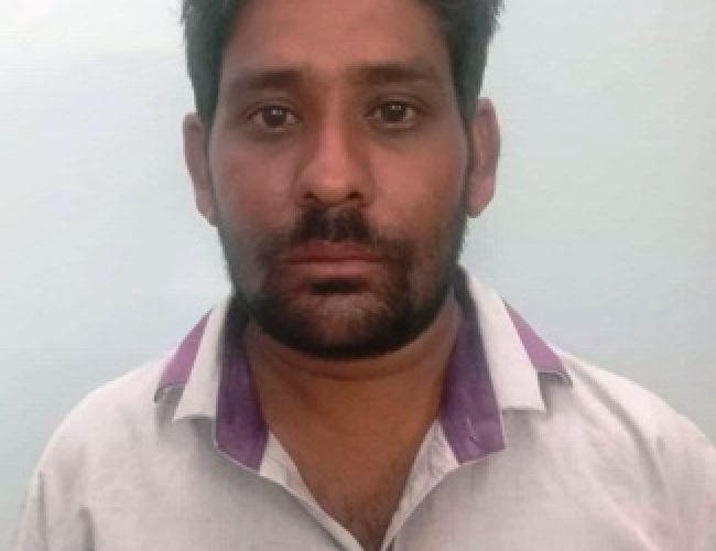 धमतरी पुलिस की बड़ी कार्रवाई: दो थाना क्षेत्रों में अवैध शराब जब्त, एक आरोपी गिरफ्तार…
