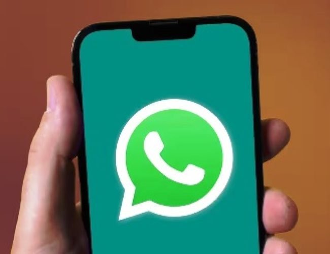 WhatsApp पर आ रहा है यह जरूरी फीचर, मैसेज भेजने से पहले हाइड कर पाएंगे सेंसेटिव कंटेट…