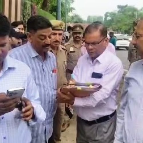 30 साल से नगर निगम के सरकारी भवन पर अवैध कब्जा, नगर आयुक्त ने खाली कराया आवास…