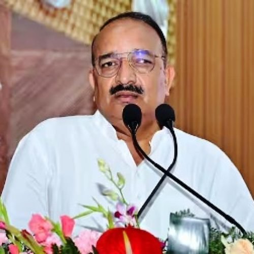 ‘राहुल गांधी की मां और बहन की मांग में सिंदूर…’, यूपी के मंत्री दिनेश प्रताप सिंह का विवादित बयान…