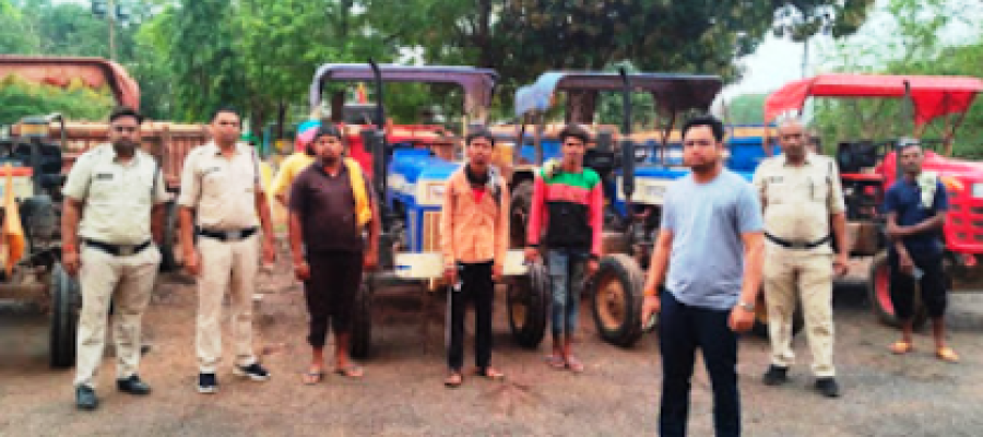 अछोटा पुल के नीचे महानदी से धड़ल्ले से जारी अवैध रेत उत्खनन, 8 ट्रैक्टर जब्त…