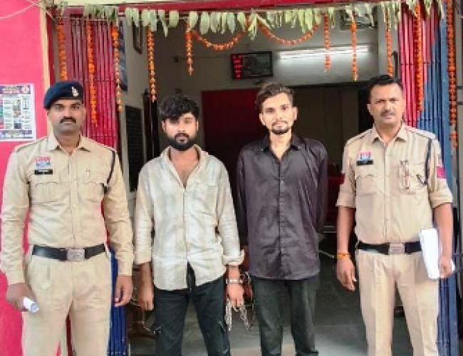 धमतरी में ज्वेलरी रिपेयरिंग दुकान में चोरी का खुलासा, दो आरोपी गिरफ्तार; 87 हजार की चांदी जब्त…