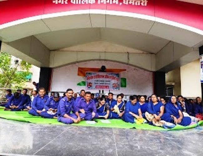 विभिन्न मांगों को लेकर कोटवारों का तहसील स्तर पर प्रदर्शन, मुख्यमंत्री के नाम सौंपा ज्ञापन….