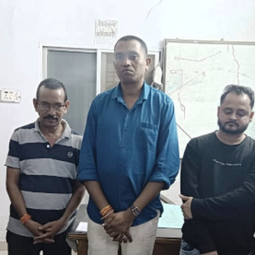 धमतरी: नगरी में जुआ खेलते 5 आरोपी गिरफ्तार, 15,800 रुपये नकद और 52 पत्ती ताश जब्त…