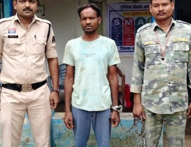धमतरी पुलिस की कार्रवाई: हथौड़ी से जानलेवा हमला करने के आरोप में युवक गिरफ्तार, जेल भेजा गया…