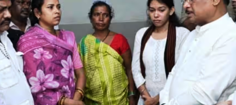 CM विष्णु देव साय ने तीजन बाई के निधन पर जताया दुख, रायपुर AIIMS पहुंचकर दी श्रद्धांजलि…