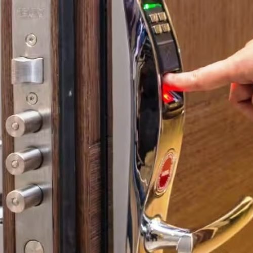 घर में अकेली रहती हैं आप तो आज ही लगवाएं ये स्मार्ट गैजेट्स, बिना इजाजत कोई नहीं कर पाएगा एंटर…