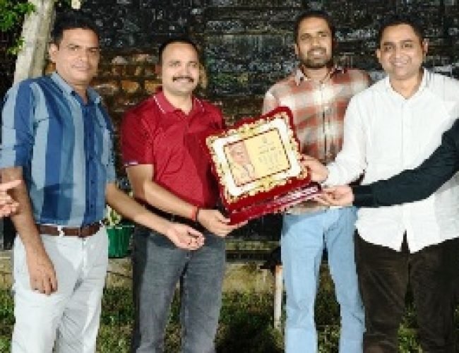 धमतरी: पुलिस अधीक्षक सूरज सिंह परिहार को भावभीनी विदाई, अधिकारियों ने सराहा सफल कार्यकाल…