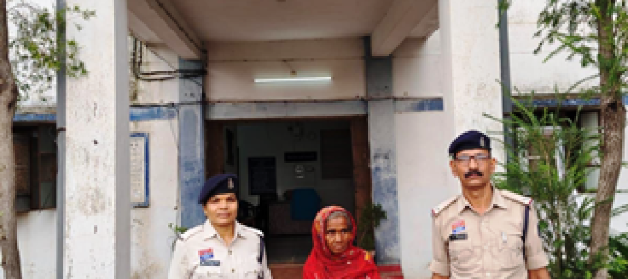 मानवता की मिसाल: धमतरी पुलिस ने मानसिक रूप से अस्वस्थ वृद्ध महिला को सुरक्षित पहुंचाया राज्य मानसिक चिकित्सालय…