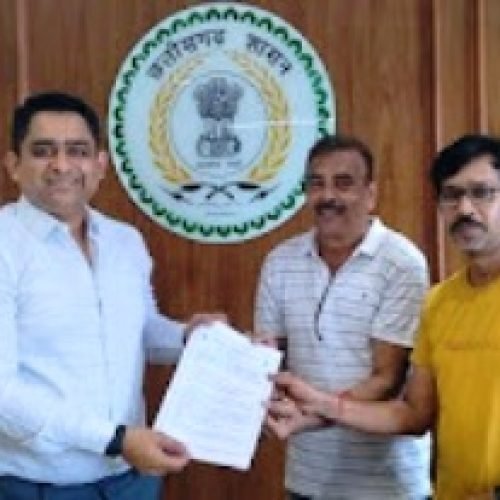 धमतरी में सड़क चौड़ीकरण के लिए पेड़ों की कटाई का विरोध, यूथ हॉस्टल ने डीएफओ, कलेक्टर और महापौर को सौंपा ज्ञापन…