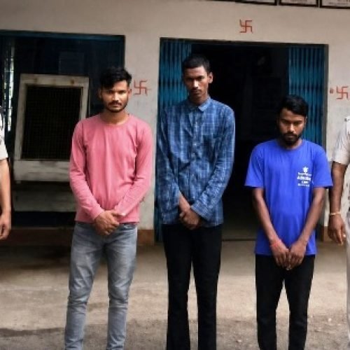 घर में घुसकर महिला व परिवार पर हमला करने वाले तीन आरोपी गिरफ्तार, 24 घंटे के भीतर पुलिस ने भेजा जेल….