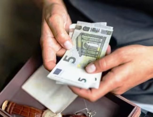 Ireland Currency: आयरलैंड में कौन सी करेंसी चलती है, वहां भारत के 10000 रुपये कितने हो जाएंगे?