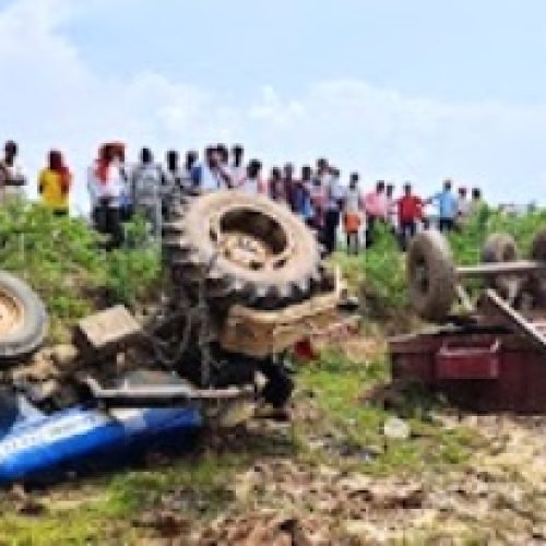 गढ़ीहापारा के पास ट्रैक्टर पलटा, 18 वर्षीय युवक की मौत, 13 वर्षीय किशोर घायल…
