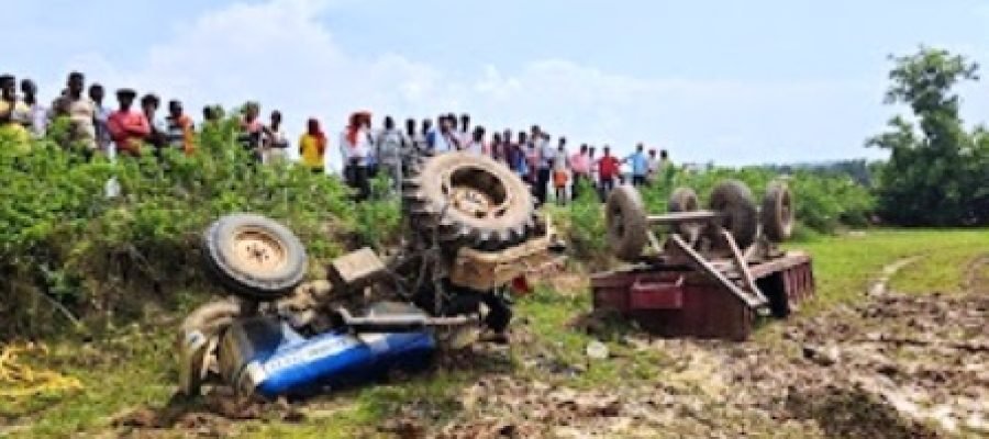 गढ़ीहापारा के पास ट्रैक्टर पलटा, 18 वर्षीय युवक की मौत, 13 वर्षीय किशोर घायल…