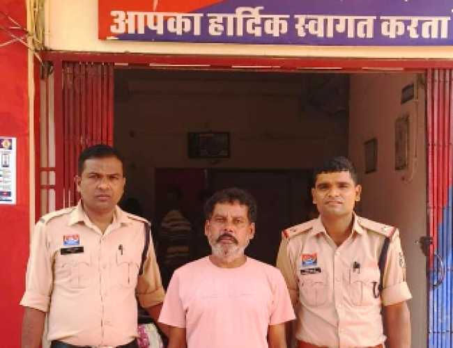 स्कूटी में अवैध शराब ले जाते आरोपी गिरफ्तार, 30 पौवा देशी शराब जब्त…