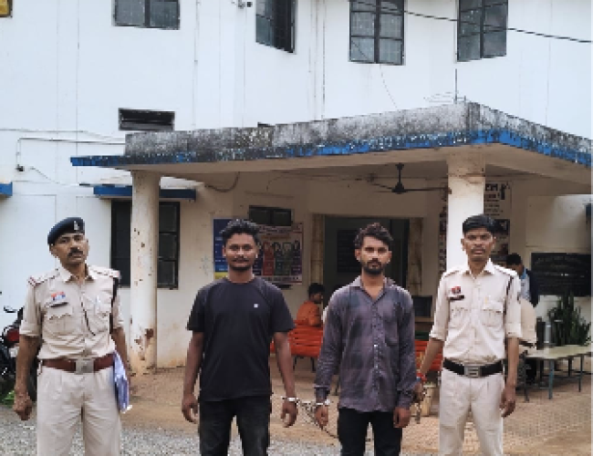 बजरंग दल और पुलिसकर्मी बनकर लूट व अपहरण करने वाले दो फरार आरोपी गिरफ्तार….