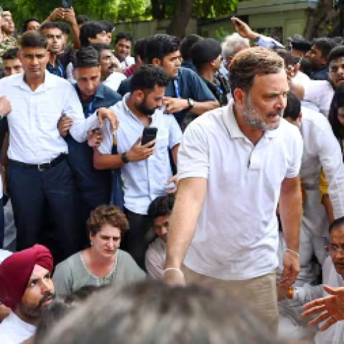 ‘प्रधान, शाह और पीएम मोदी दें इस्तीफा’, पीएम आवास के बाहर रातभर चलेगा राहुल का धरना, मान-मनौव्वल की कोशिश नाकाम…