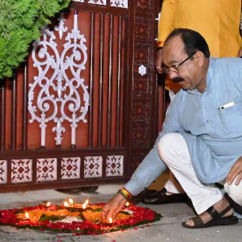 बिलासपुर में ‘आशीर्वाद का दीया’ से जगमगाया बिलासपुर, अरुण साव ने भी लिया हिस्सा…