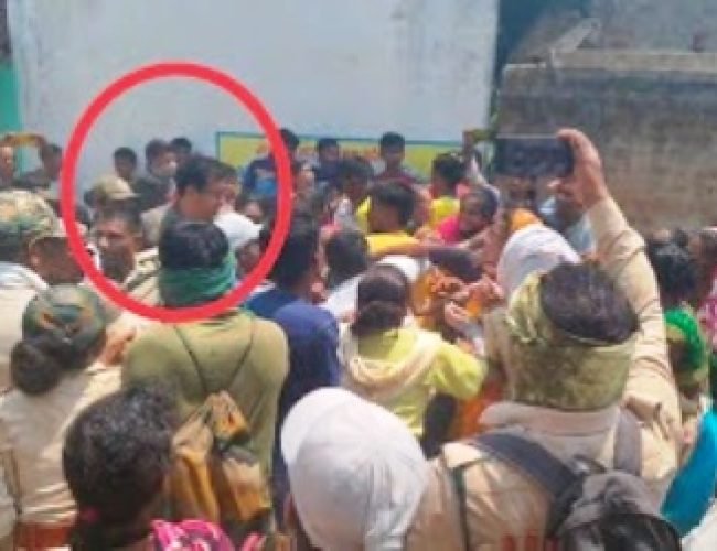 जैतपुरी में वन विभाग टीम पर हमला: अतिक्रमणकारियों की गिरफ्तारी के दौरान डीएफओ समेत कर्मचारियों पर ग्रामीणों ने किया हमला, 5 गिरफ्तार…