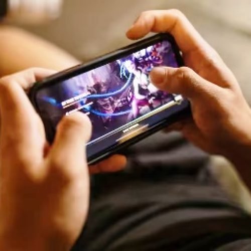 Tech Tips: घंटों गेम खेलने पर भी फोन नहीं होगा गर्म! 99% लोगों को आज भी नहीं पता ये तरीका…